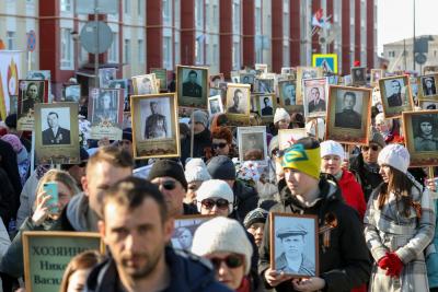 В 2018 году участниками Всероссийской акции «Бессмертный полк» в заполярном регионе стали 3 600 жителей НАО / Фото Антона Тайбарея