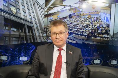 Сергей Коткин: Регионы смогут перенаправлять высвобождае­мые после реструктуризации бюджетных кредитов средства на наиболее востребованные для жителей проекты / Фото Игоря Ибраева