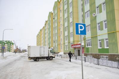 Читатели «НВ» регулярно поднимают тему парковок / фото Игоря Ибраева