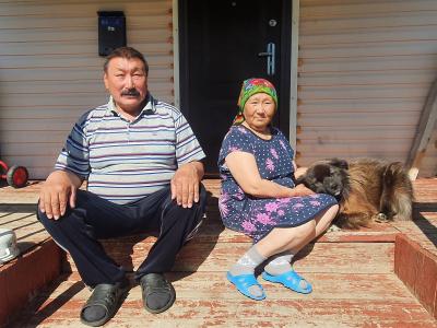 На крылечке втроём / ФОТО АВТОРА
