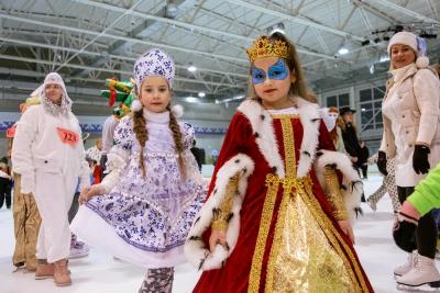 Участников маскарада можно было встретить в самых разных образах / Фото Александры Берг