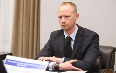 Руководитель Гострудинспекции Архангельской области и НАО рассказывает о том, кто, когда и за чей счёт должен обследоваться / Фото пресс-службы Межрегиональной территориальной госинспекции труда в Архангельской области и НАО